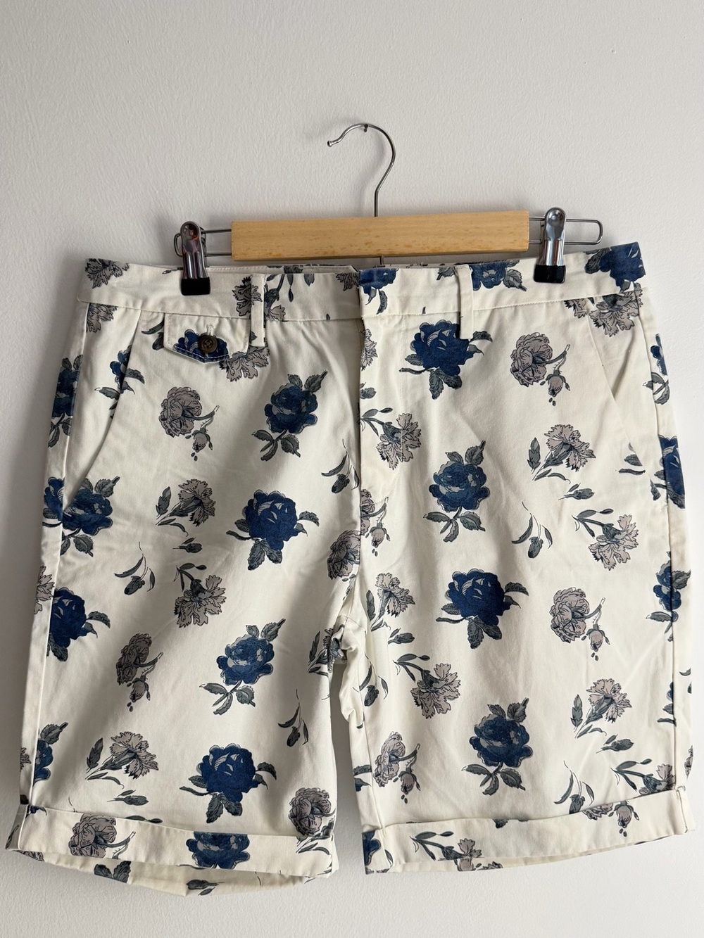 Bonobos White Floral Flat Front Shorts with Navy and Gray Blooms